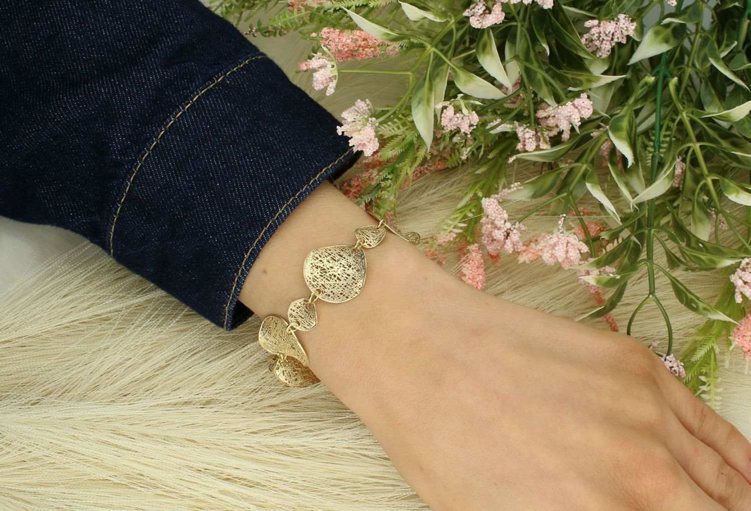 Srebrna bransoletka damska próba 925, pozłacana, z dużymi ażurowymi ogniwami – szerokość ogniwa 2,0 cm, długość 19 cm. Stylowa, lekka i wyjątkowa.1.jpg